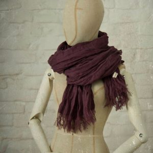Linen scarf in plum color | with a soft fringe