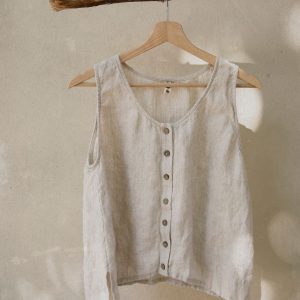 Loose buttoned linen top river