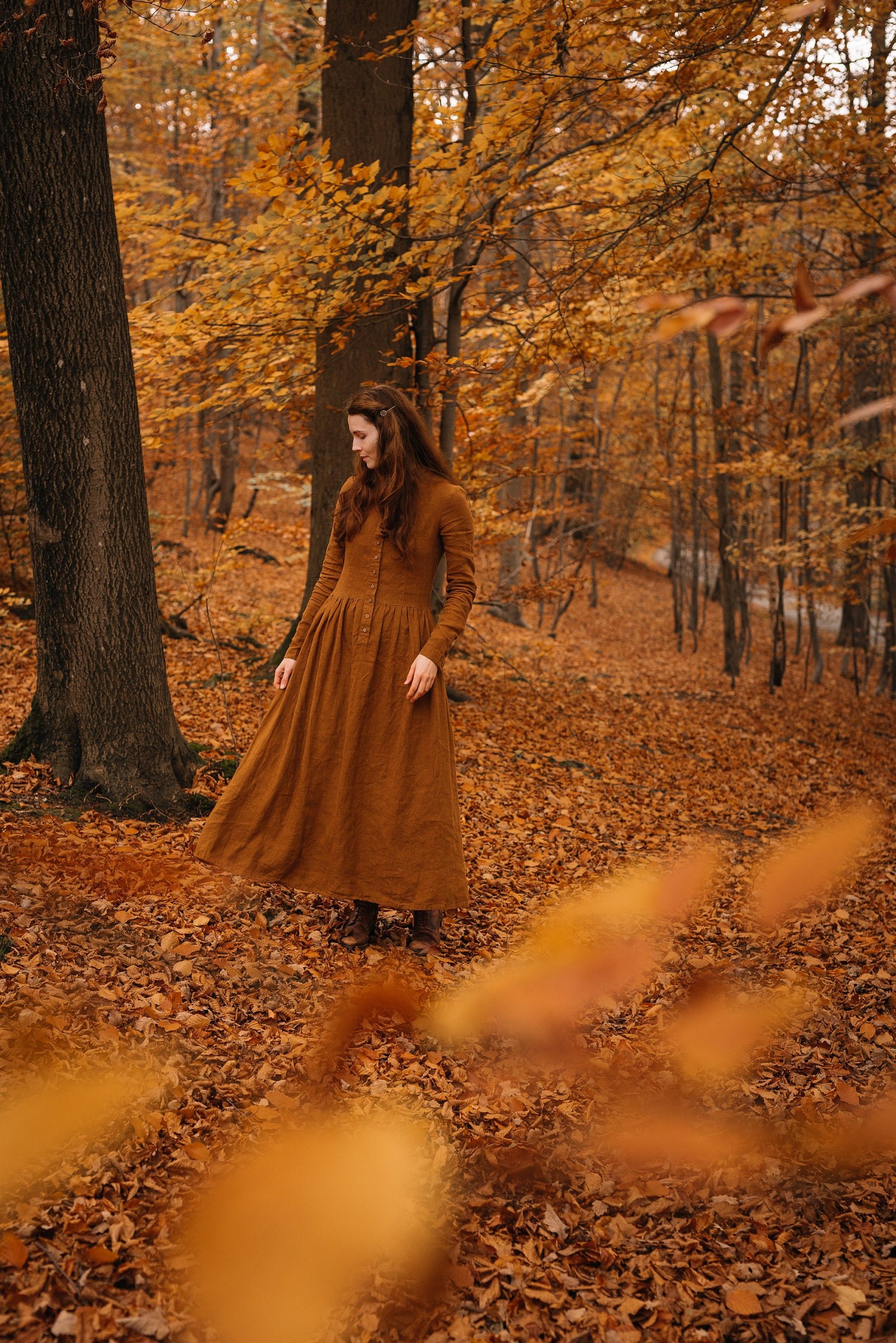 Long linen dress with a button-front bodice and a gathered skirt - Image 4