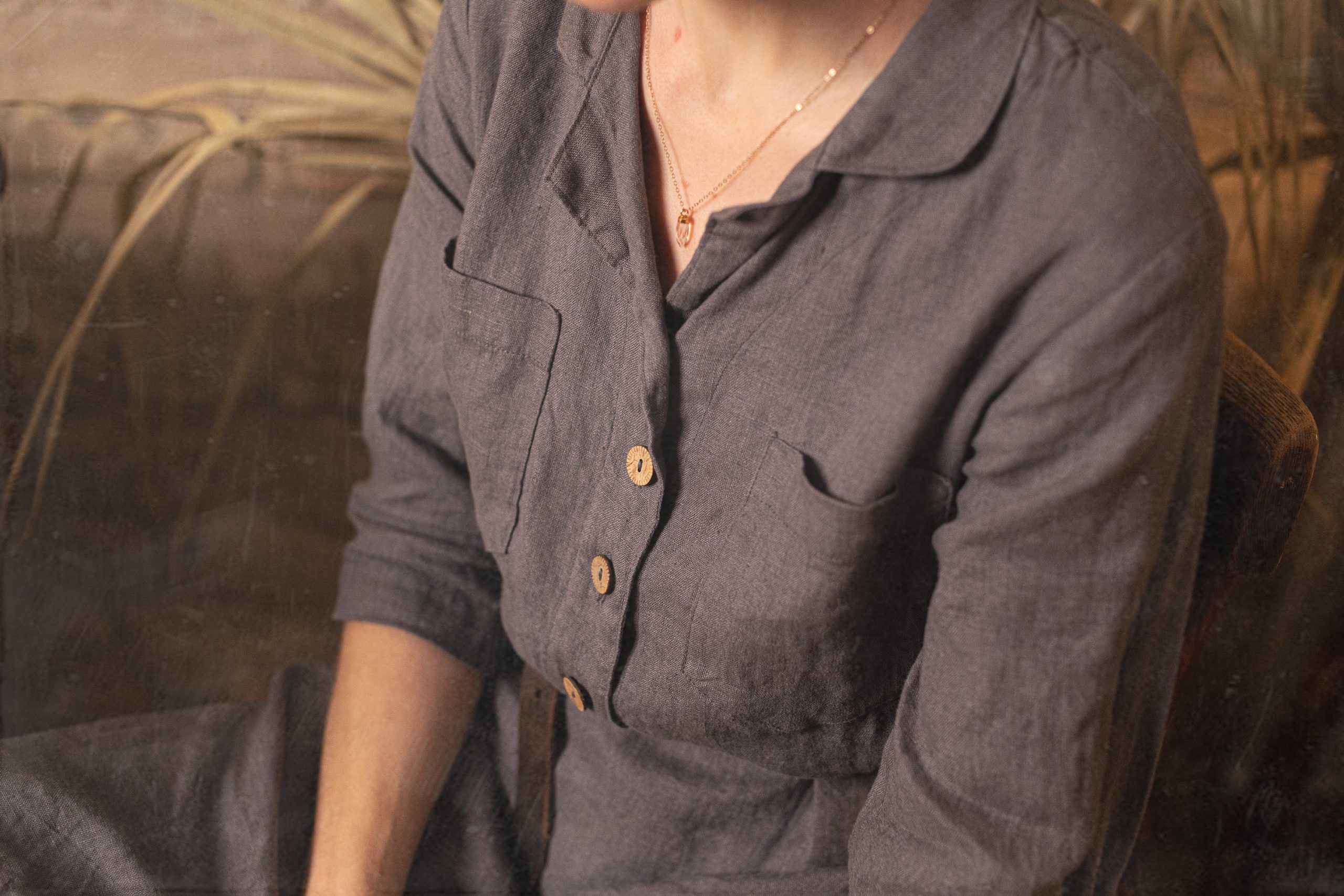 1940s style buttoned linen dress with pockets and 3/4 sleeves - Image 4