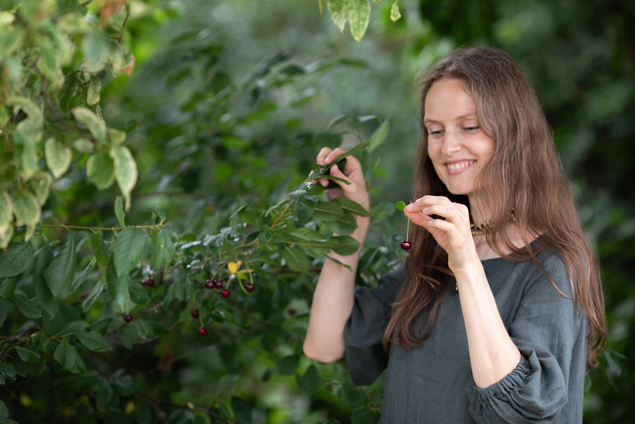 Linen summer dress with pockets – botanist - Image 3