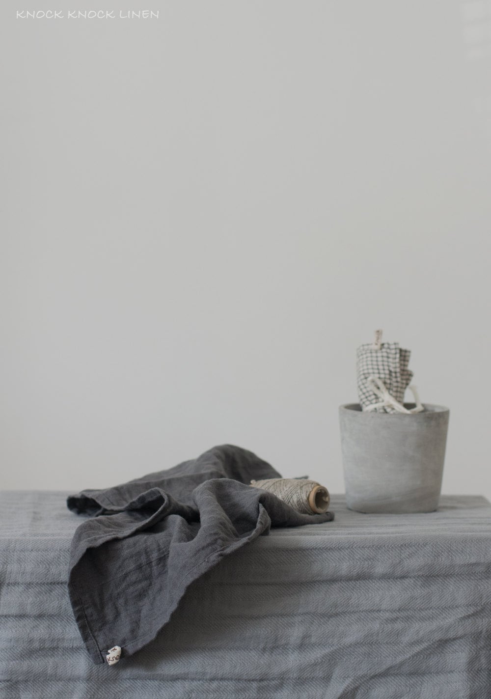 A set of 2 kitchen towels in grey linen | linen tea towels