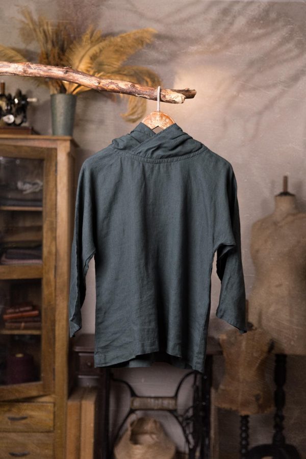 Linen jumper with a hood forest