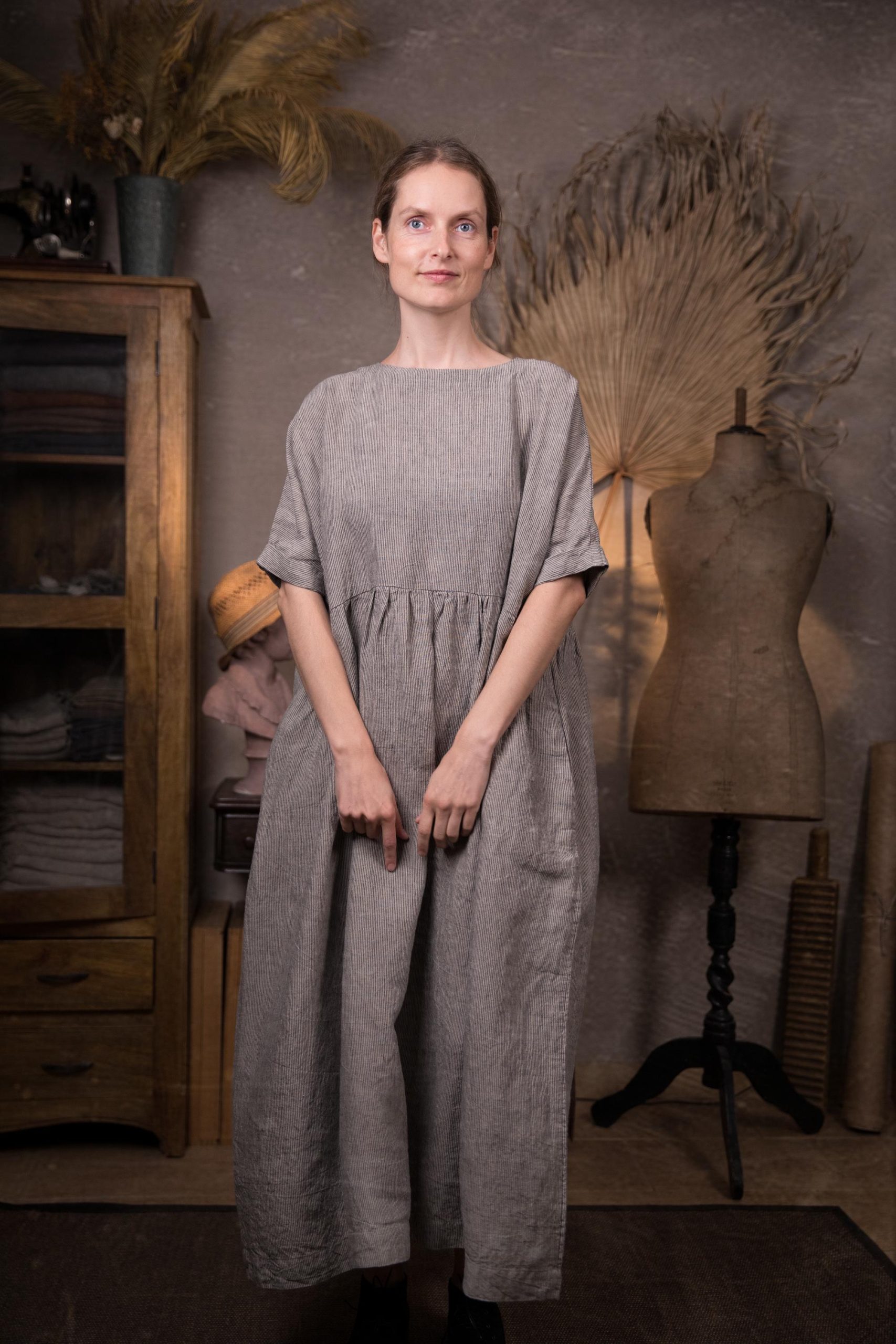 Oversized linen dress healing - Image 12