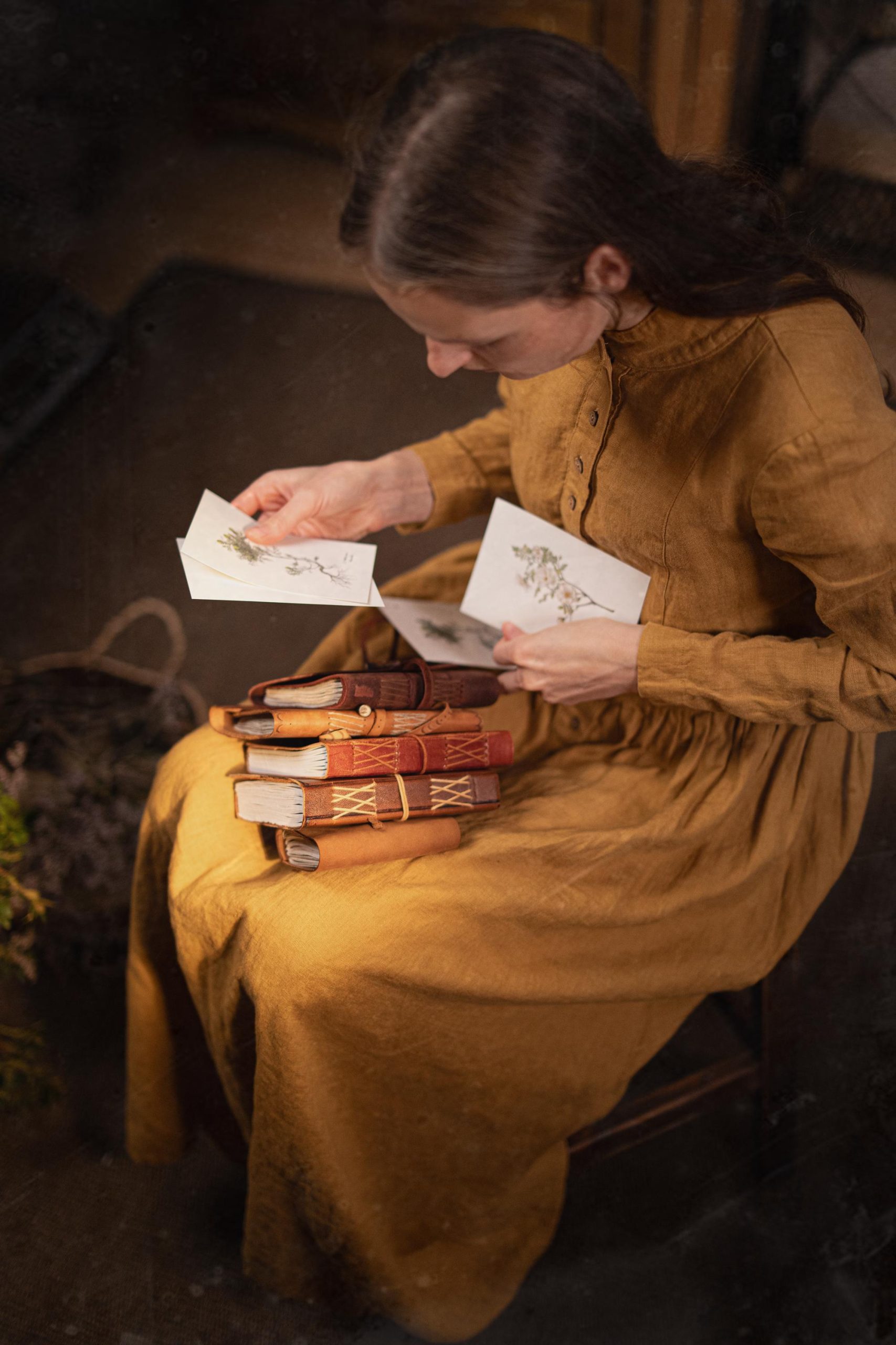 Long linen dress with a button-front bodice and a gathered skirt - Image 10