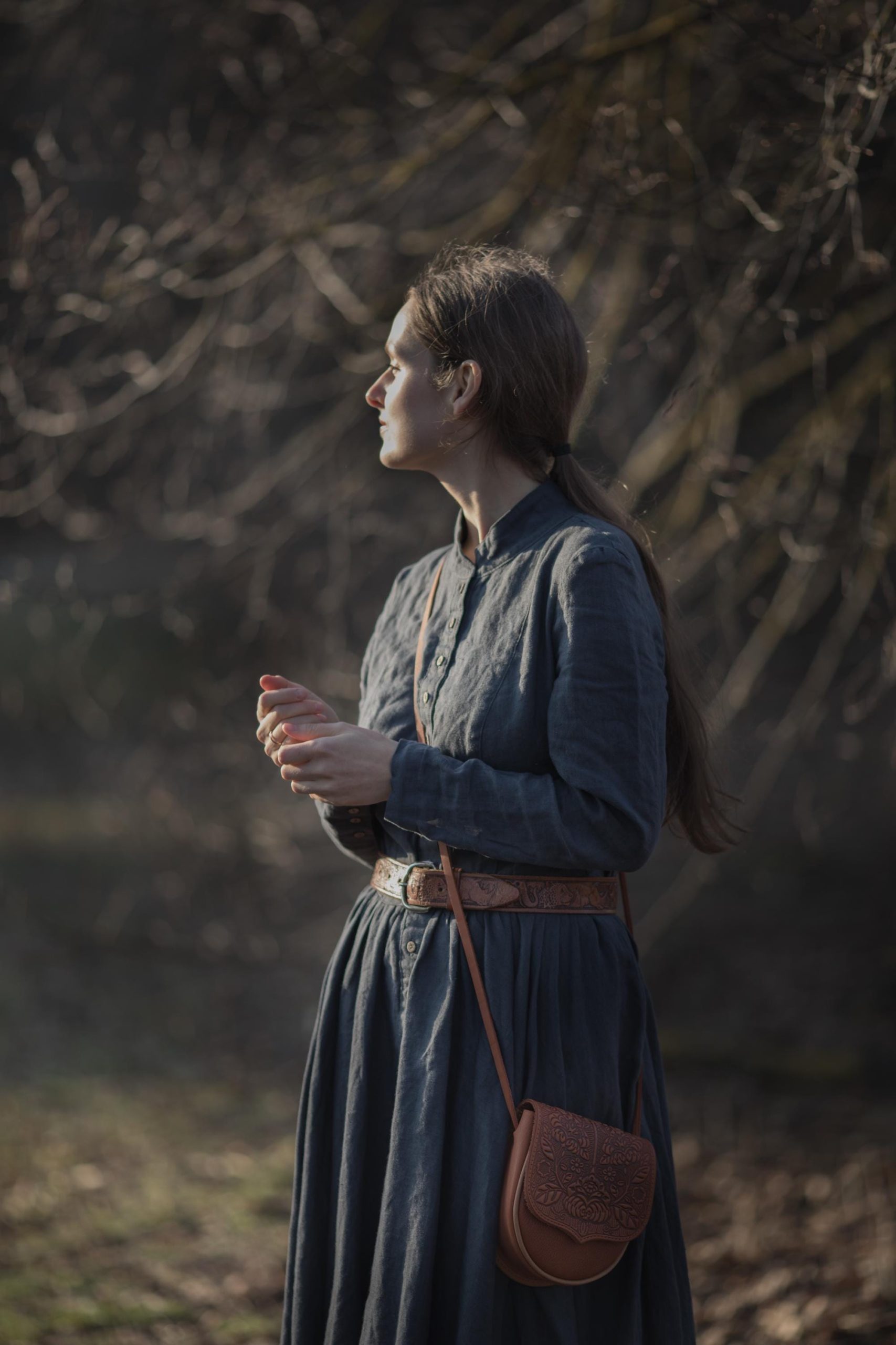 Long linen dress with a button-front bodice and a gathered skirt - Image 16