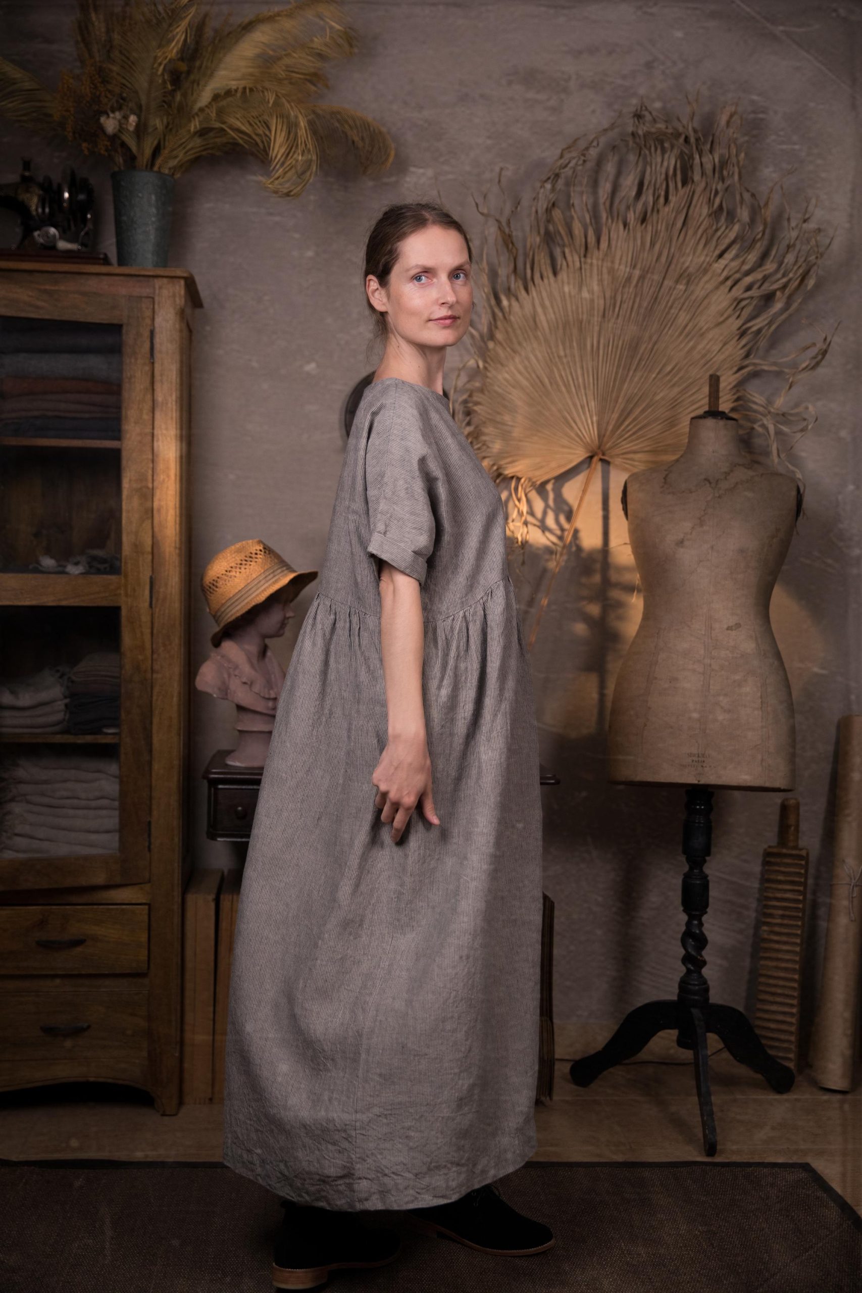 Oversized linen dress healing - Image 13