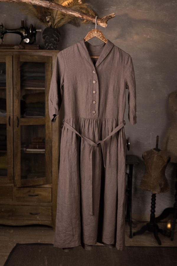 button-down linen retro dress VOYAGE with gathered skirt and shawl collar |  Knock Knock Linen